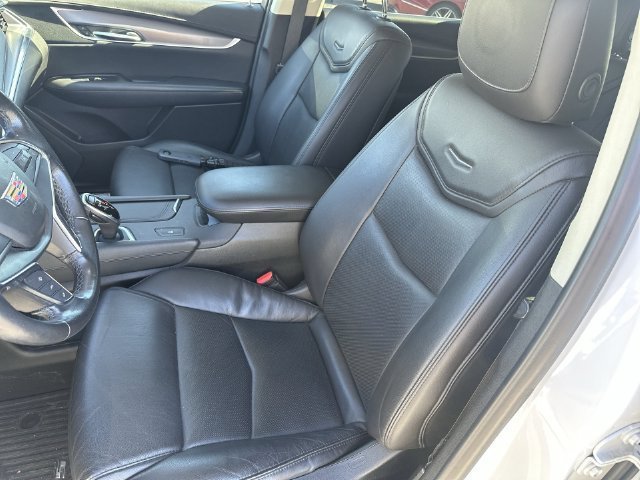 Used 2019 Cadillac XT5 Luxury FWD image 16