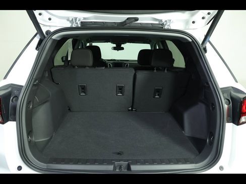 Used 2023 Chevrolet Equinox LT image 12