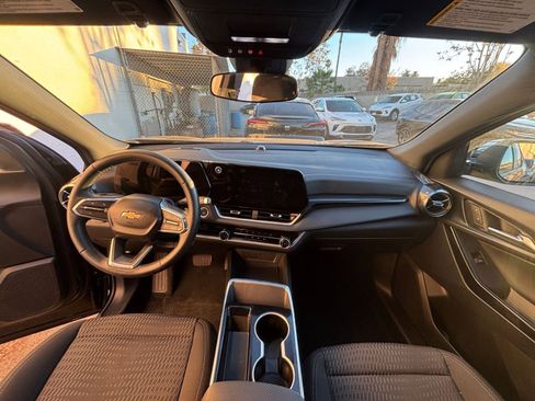 Used 2025 Chevrolet Equinox LT image 33