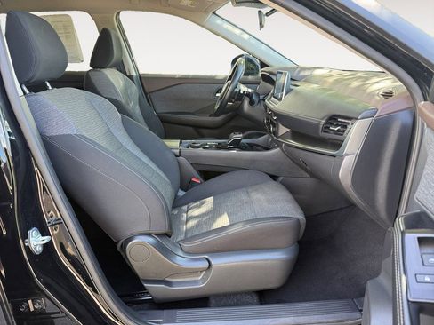 Used 2023 Nissan Rogue SV image 15