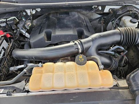 Used 2018 Ford F150 Platinum w/ Equipment Group 701A Luxury image 19