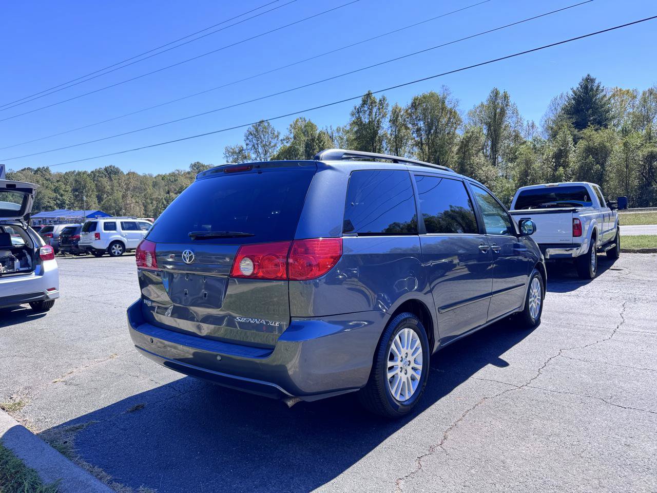 Used 2009 Toyota Sienna XLE Limited FWD image 5