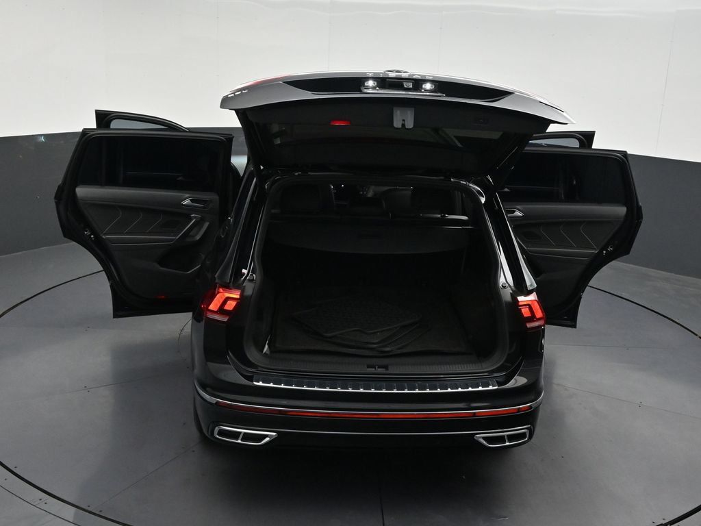 Used 2024 Volkswagen Tiguan SEL R-Line AWD/4WD image 41