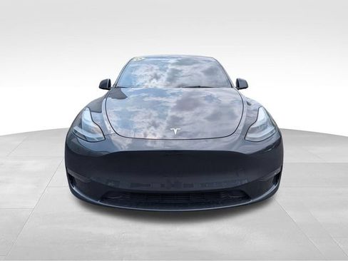 Used 2024 Tesla Model Y Long Range AWD/4WD image 2