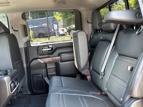 Used 2022 GMC Sierra 2500 Denali w/ Technology Package AWD/4WD image 25
