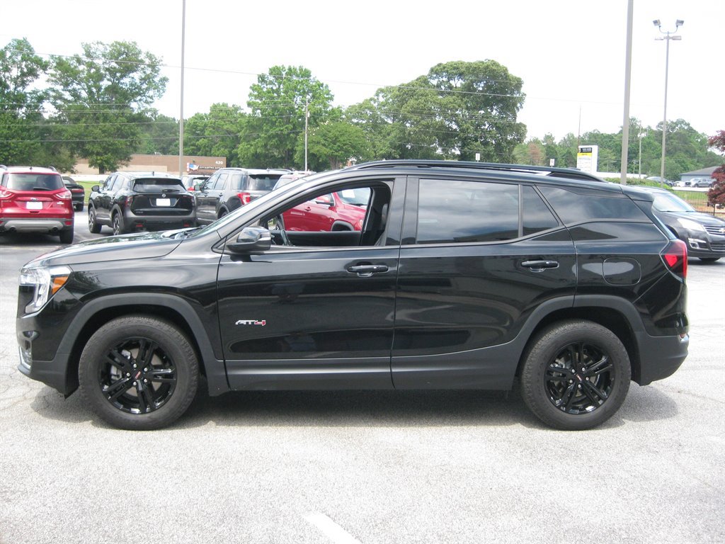 Used 2022 GMC Terrain AT4 AWD/4WD image 4