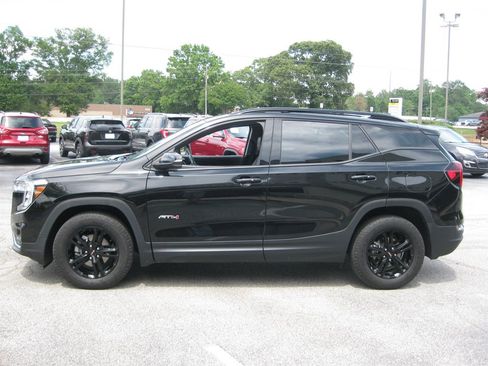 Used 2022 GMC Terrain AT4 AWD/4WD image 4