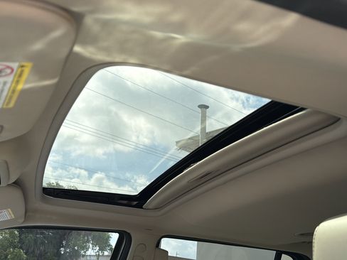 Used 2016 Lincoln Navigator Select RWD image 26