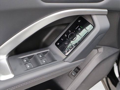 Certified 2025 Audi Q5 Premium w/ Convenience Package AWD/4WD image 12
