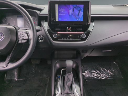 Certified 2025 Toyota Corolla LE image 11