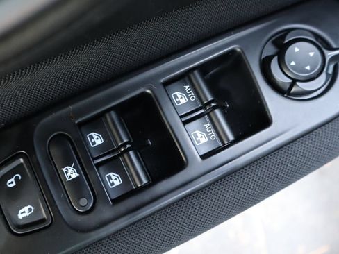 Used 2020 Jeep Renegade Latitude FWD image 27
