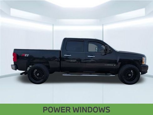 Used 2007 Chevrolet Silverado 1500 LT w/ 1LT Convenience Package AWD/4WD image 7