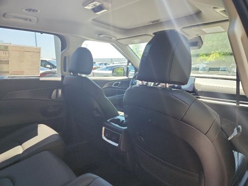 New 2026 Kia Carnival SX w/ SX Dark Edition Package FWD image 40