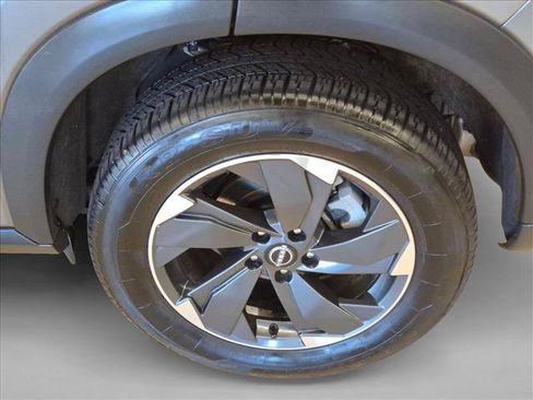 Used 2025 Nissan Rogue SV AWD/4WD image 25
