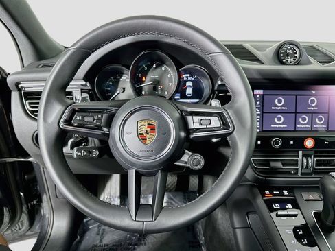 Certified 2026 Porsche Macan AWD/4WD image 12
