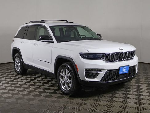 Used 2023 Jeep Grand Cherokee Limited AWD/4WD image 63