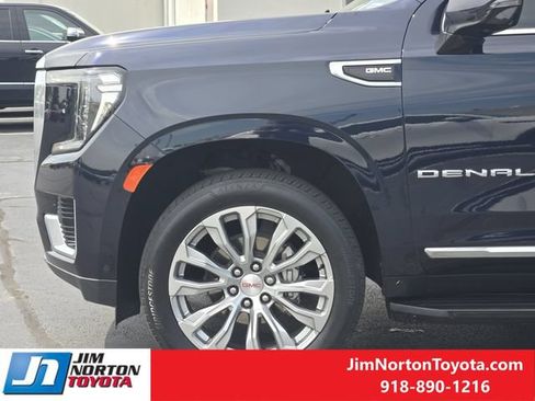Used 2024 GMC Yukon Denali w/ Advanced Technology Package AWD/4WD image 9