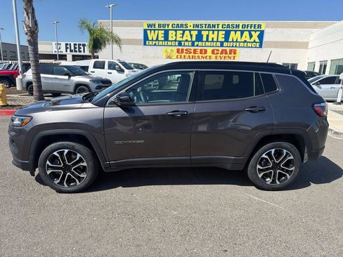 Used 2023 Jeep Compass Limited w/ Sun and Sound Group AWD/4WD image 2