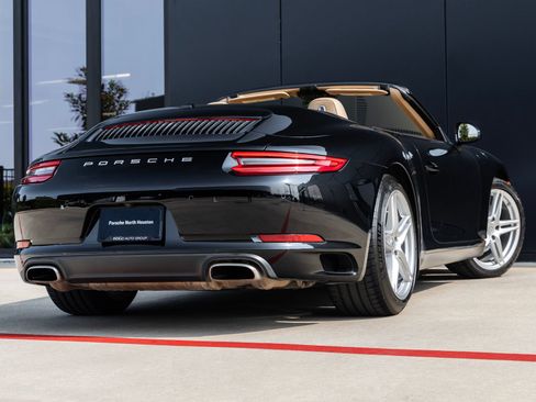 Used 2017 Porsche 911 Carrera RWD image 12