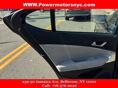 Used 2023 Genesis G70 2.0T image 23