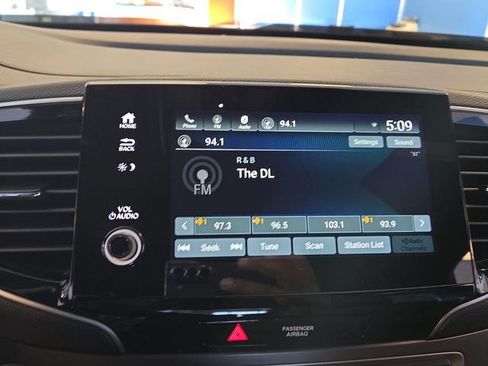 Used 2023 Honda Passport EX-L image 16