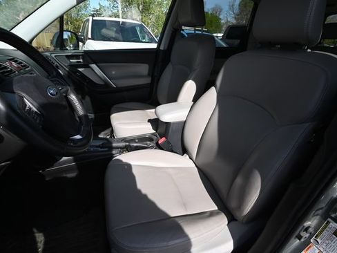 Used 2015 Subaru Forester 2.5i Limited AWD/4WD image 7