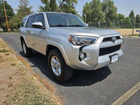 Used 2016 Toyota 4Runner SR5 AWD/4WD image 7