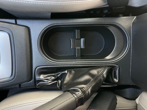 Used 2017 Subaru Forester 2.5i Limited image 21