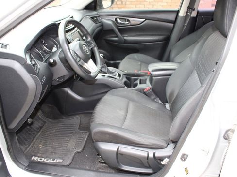 Used 2018 Nissan Rogue S image 15