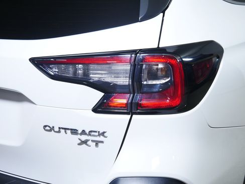 Used 2023 Subaru Outback Limited XT AWD/4WD image 17
