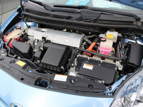 Used 2015 Toyota Prius Prime Advanced image 46