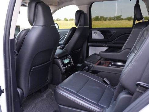 Used 2020 Lincoln Aviator Reserve w/ Equipment Group 202A AWD/4WD image 19