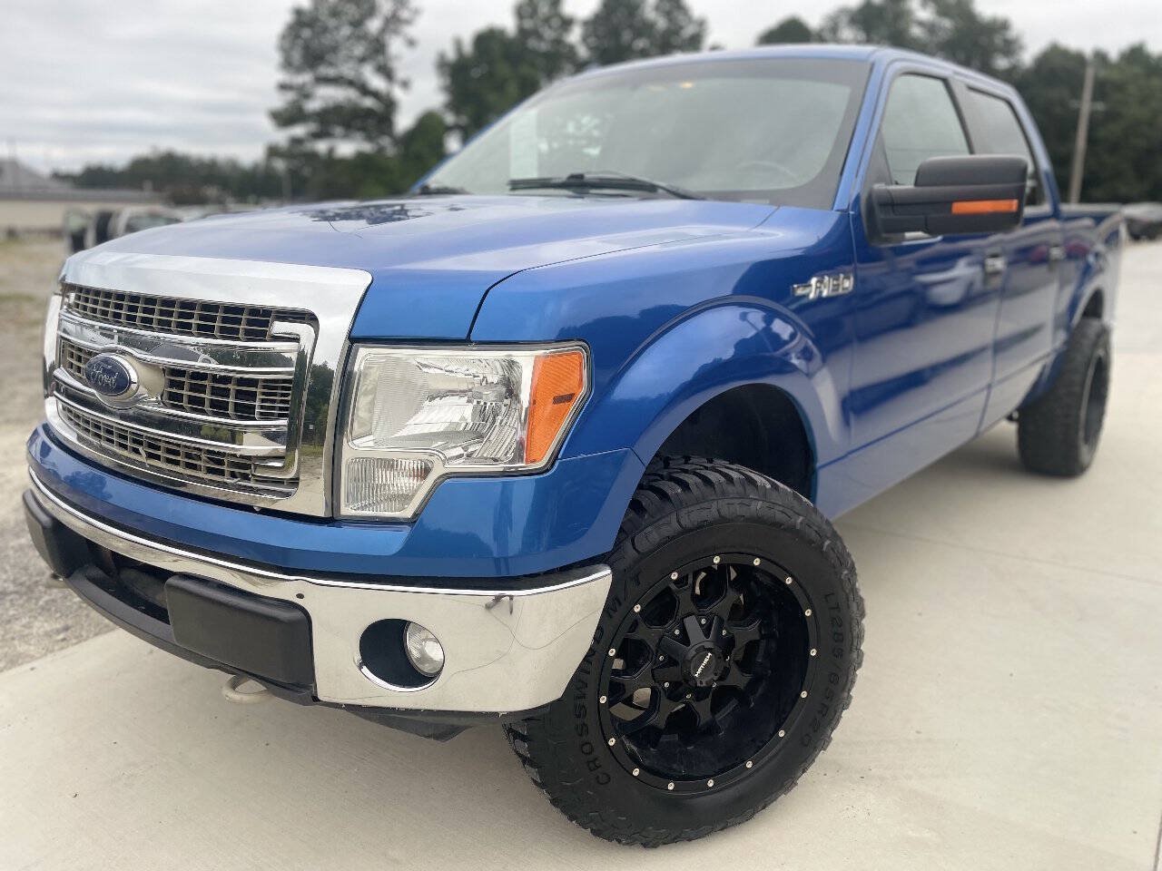 Used 2014 Ford F150 XLT w/ Equipment Group 302A Luxury AWD/4WD image 3