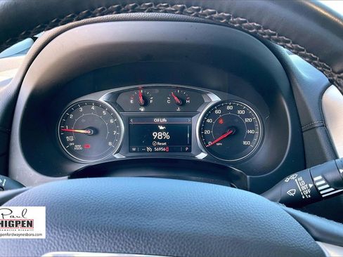 Used 2024 GMC Terrain SLT image 19