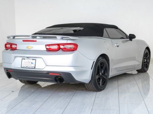 Used 2019 Chevrolet Camaro LT RWD image 6