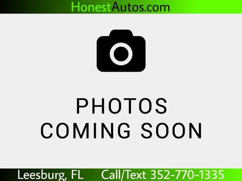 Used 2013 Chrysler Town & Country Touring image 6