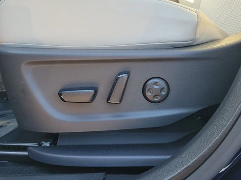 Used 2023 Nissan Ariya FWD image 15