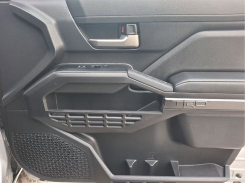 Used 2025 Toyota Tacoma TRD Off-Road image 14