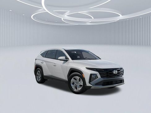 New 2026 Hyundai Tucson Blue SE FWD image 2