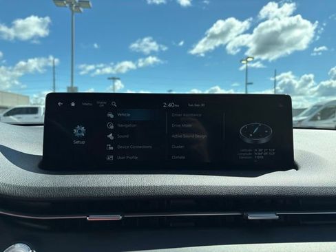 Used 2025 Genesis GV70 2.5T image 18