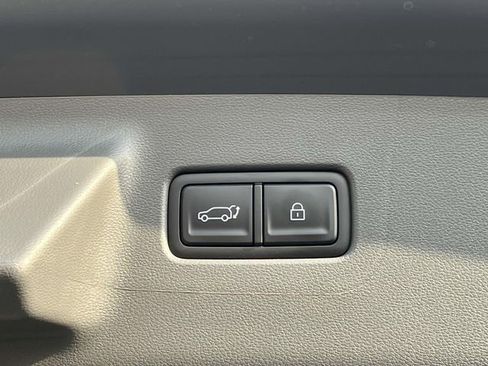 Used 2025 Hyundai Santa Fe SEL FWD image 21