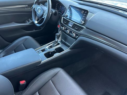 Used 2018 Honda Accord Sport image 18