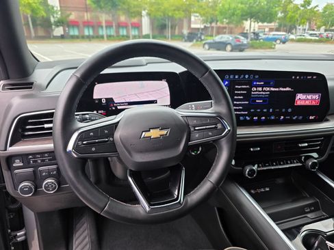 Used 2025 Chevrolet Tahoe Premier RWD image 14