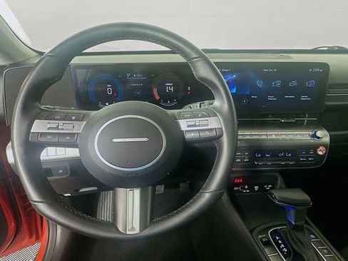 Certified 2025 Hyundai Kona SEL image 11