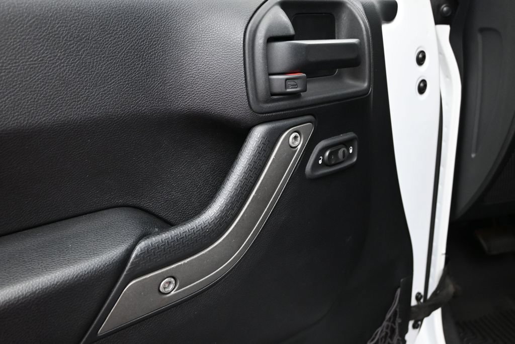Used 2015 Jeep Wrangler Sport AWD/4WD image 11