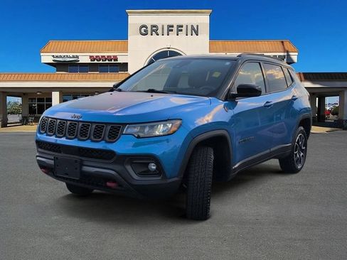 Used 2024 Jeep Compass Trailhawk AWD/4WD image 11