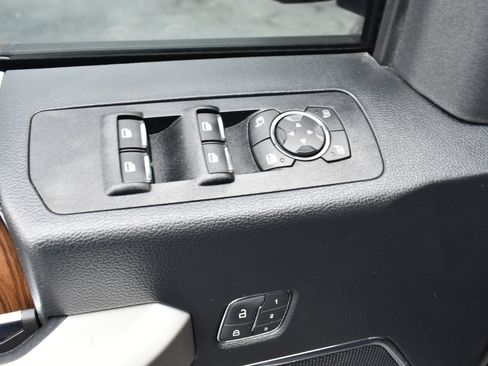 Used 2019 Ford F150 Lariat image 40