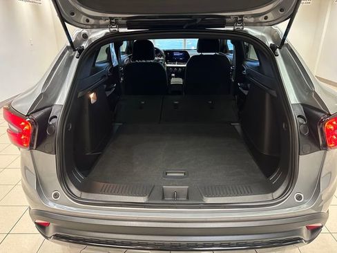 Used 2024 Chevrolet Trax RS image 16