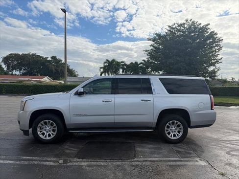 Used 2019 GMC Yukon XL SLT w/ Open Road Package image 5