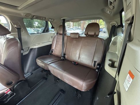 Used 2017 Toyota Sienna Limited Premium AWD/4WD image 12